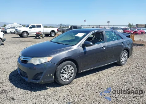 2013 Toyota Camry Le z USA, uszkodzony, nr VIN 4T1BF1FK2DU251344